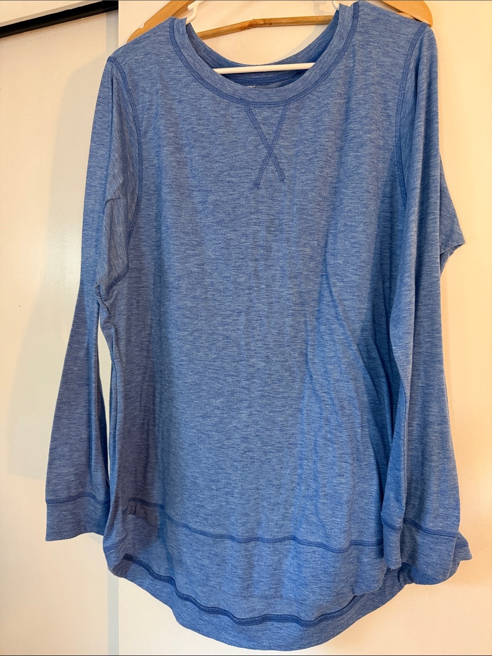 Women’s Blue Long-Sleeve Crewneck Tee